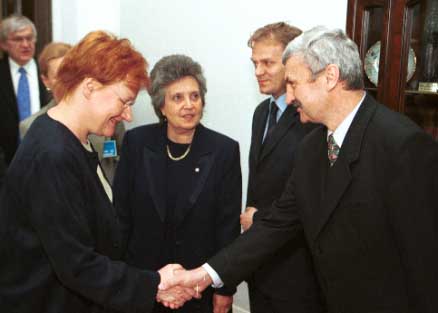 Prezydent Tarja Halonen, marszaek Alicja Grzekowiak, wicemarszaek Donald Tusk, senator Krzysztof Majka