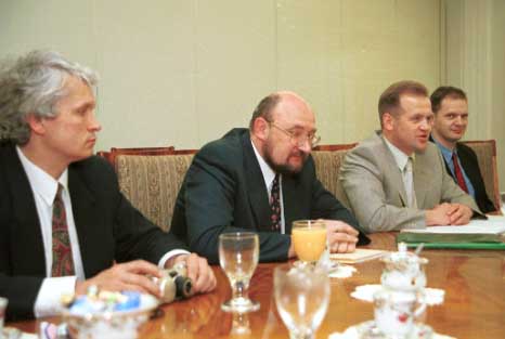 Arturas Skardzius z delegacj w Senacie RP