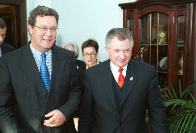 Minister A. Downer i marszaek L. Pastusiak