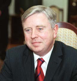 Przewodniczcy Parlamentu Europejskiego Pat Cox