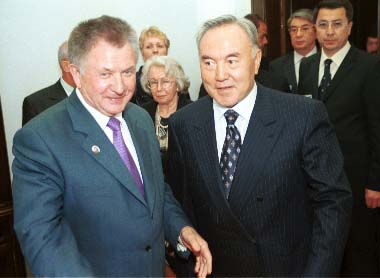 Marszaek Longin Pastusiak i prezydent Nursutan Nazarbajew