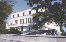 Budynek Senatu - widok od ul. Górnośląskiej